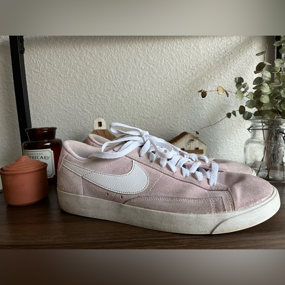 Nike Blazer Low in ‘Pink Foam’ - Picture 2 of 6